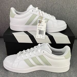 Adidas Womens STREETTALK sneakers - NWT